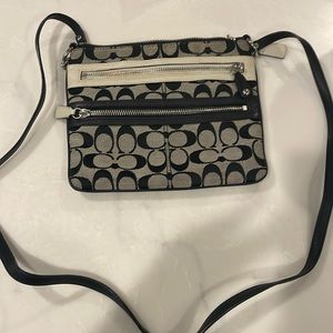 Coach signature c black gray double zipper crossbody bag